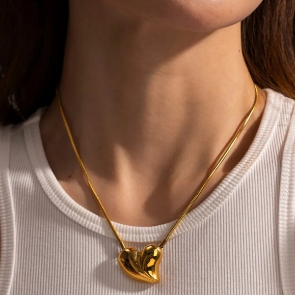 18 k  Gold plated heart  necklace - Picture 2 of 5